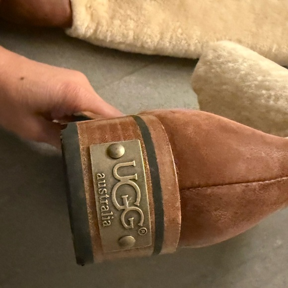 Ugg Boots shearling and leather size 7 - Picture 2 of 6